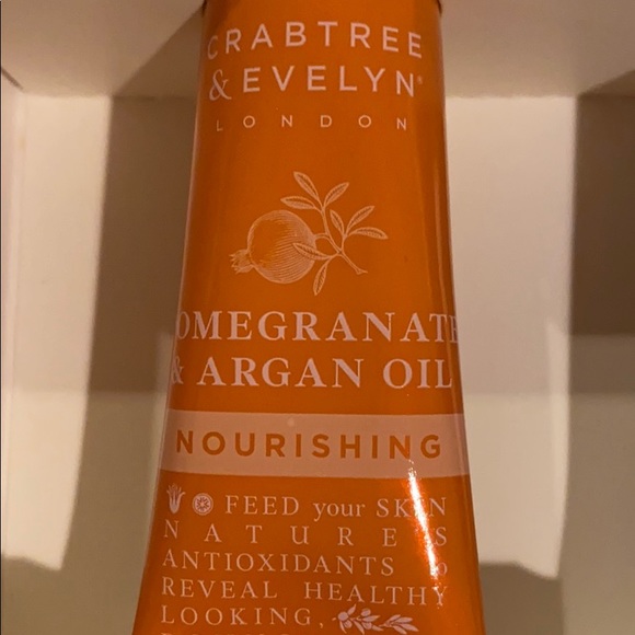 ~Crabtree & Evelyn~ Hand Therapy Trio Gift Set - Picture 2 of 6